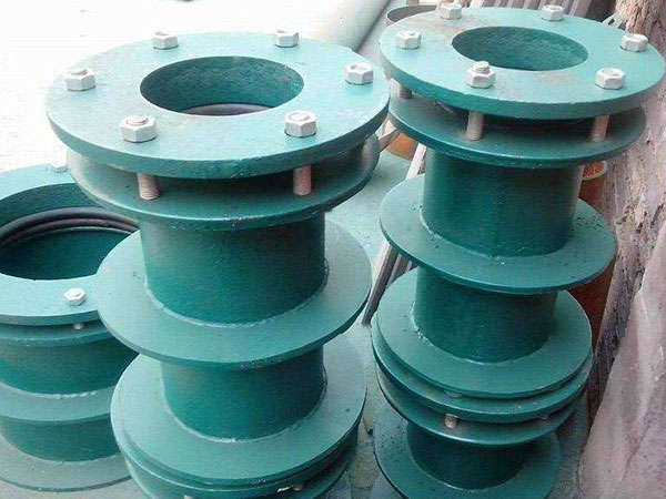 ���Է�ˮ�׹ܵ��OӋ������